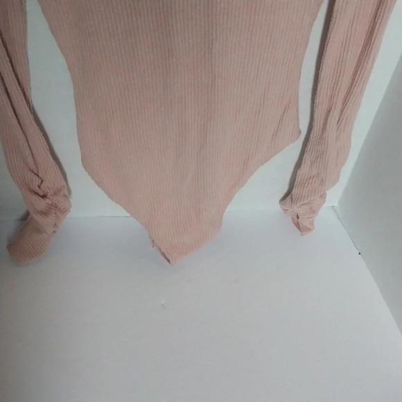 Free People Intimately Long Sleeve Low Cut Ribbed Rusched Bodysuit Size M - Picture 7 of 8